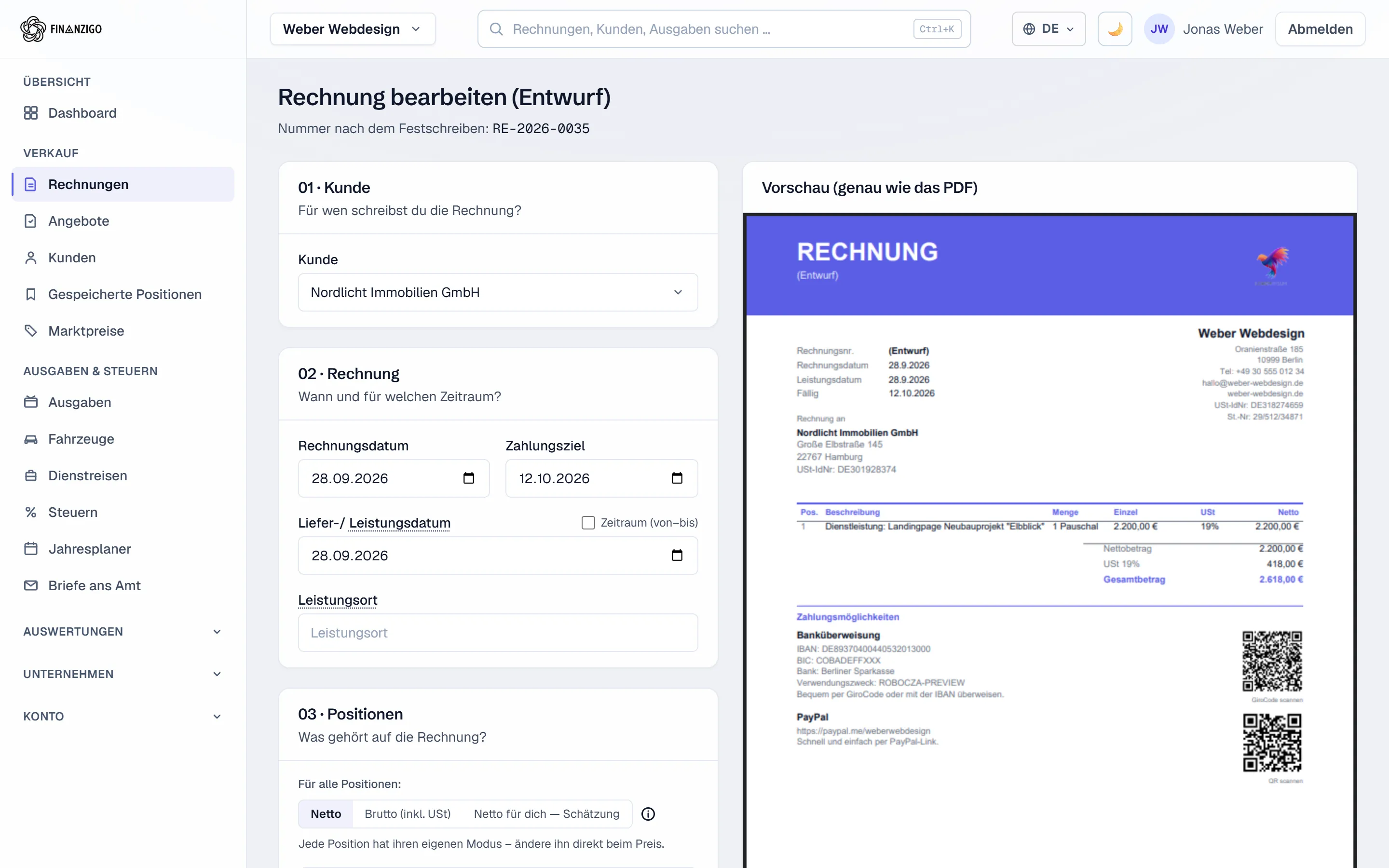 Rechnungseditor in Finanzigo: Positionen mit Nettopreis und Umsatzsteuersatz, daneben die Vorschau des fertigen PDFs
